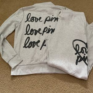 🌸Victoria’s Secret PINK sweat suit🌸